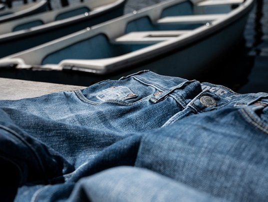 Markenjeans in grossen Grössen